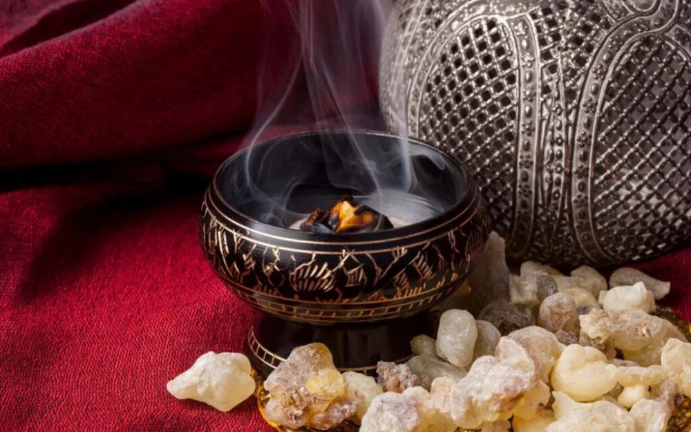 البخور والعود